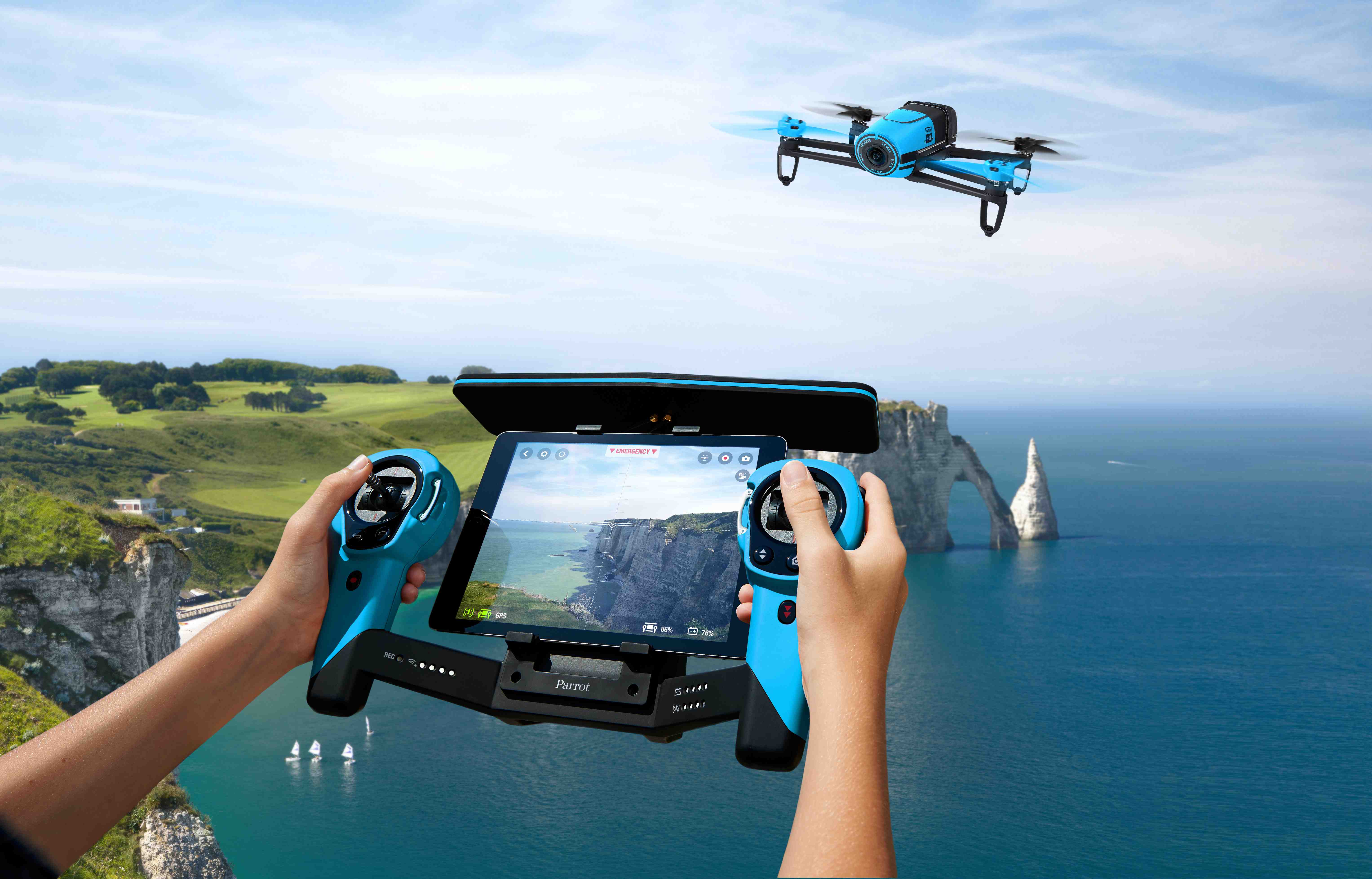 Минимальное количество каналов радиоуправления для управления дроном. Parrot Bebop Drone. Parrot Bebop 2 Drone. Parrot Drone 2.0 пульт. Квадрокоптер с пультом.