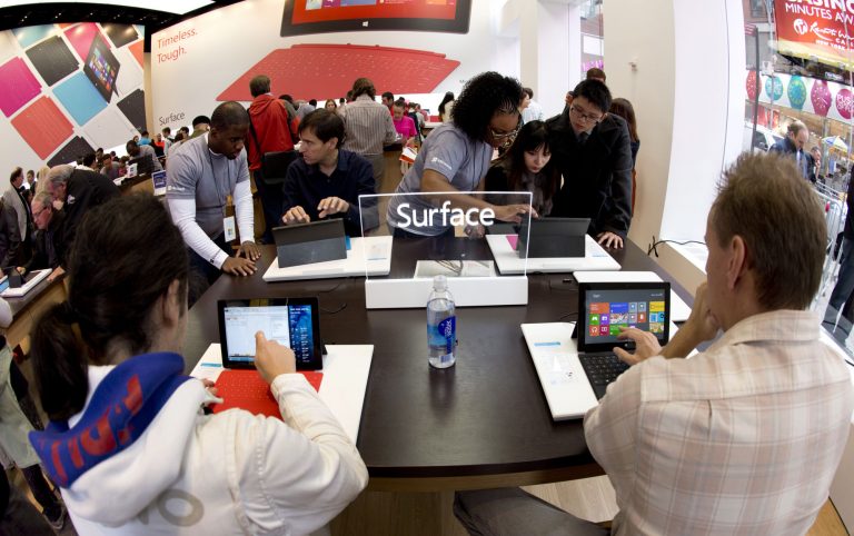 microsoft surface gösterim günü